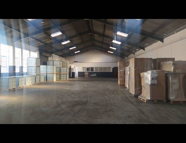 1,381M² WAREHOUSE TO LET IN EPPING INDUSTRIAL